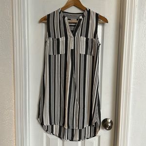 Merona. Small white and gray sleeveless tunic.